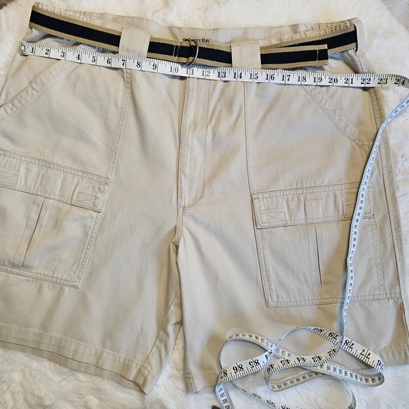 NWOT St. John's Bay Mens Belted Khaki Shorts Size 38 Beige Cotton Pocket Tag - Picture 2 of 11